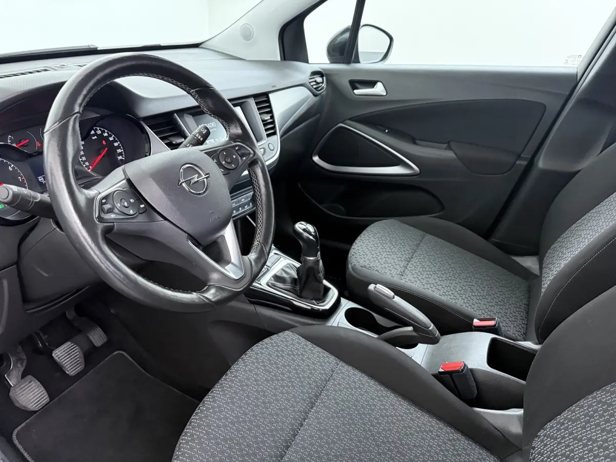 1.2 Turbo Online Edition / Navigatie via Carplay / Parkeersensoren / Stuur -en Stoelverwarmd / 16'' LMV