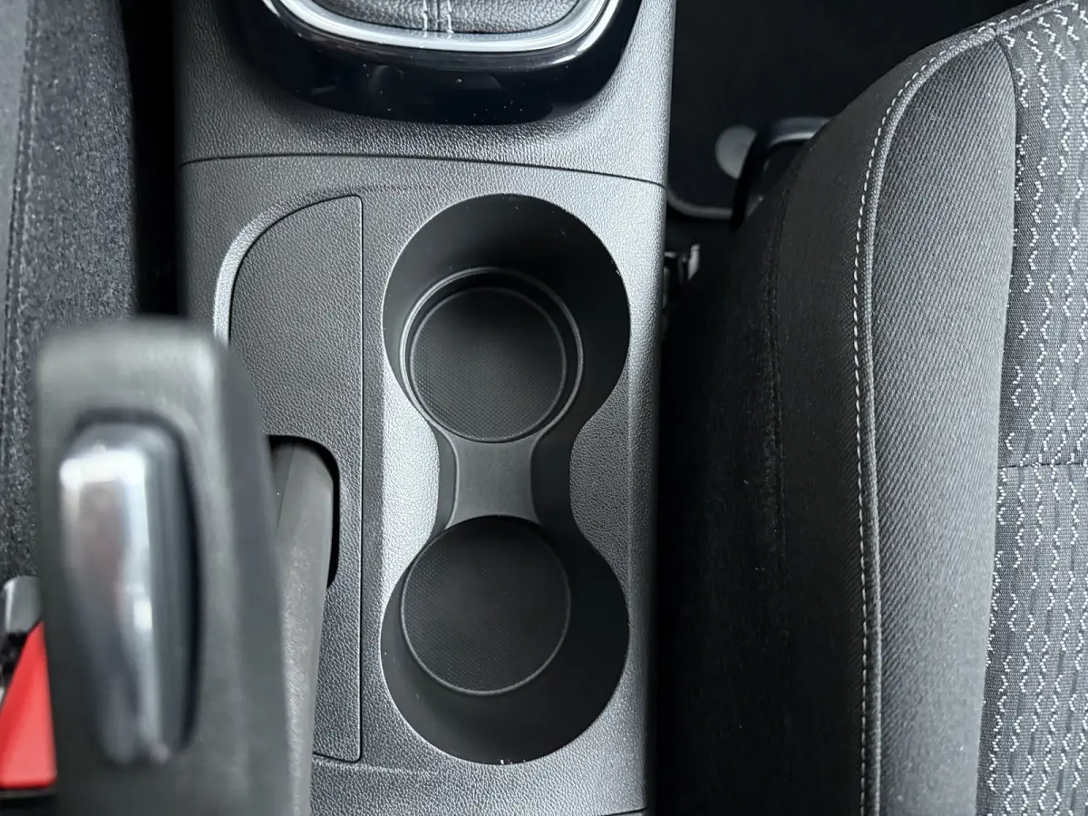 1.2 Turbo Online Edition / Navigatie via Carplay / Parkeersensoren / Stuur -en Stoelverwarmd / 16'' LMV