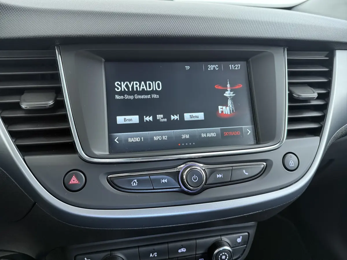 1.2 Turbo Online Edition / Navigatie via Carplay / Parkeersensoren / Stuur -en Stoelverwarmd / 16'' LMV