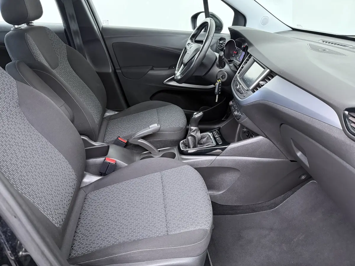 1.2 Turbo Online Edition / Navigatie via Carplay / Parkeersensoren / Stuur -en Stoelverwarmd / 16'' LMV
