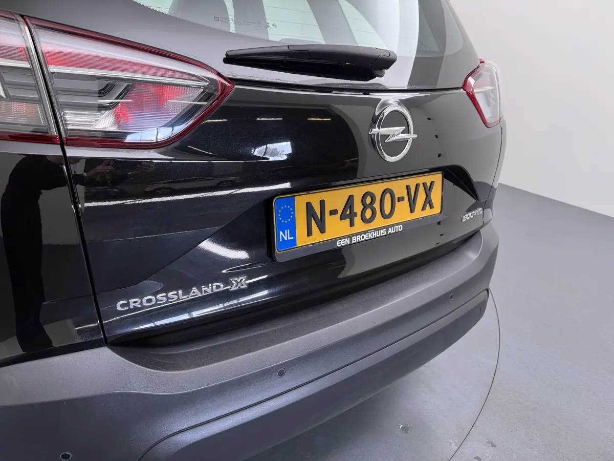 1.2 Turbo Online Edition / Navigatie via Carplay / Parkeersensoren / Stuur -en Stoelverwarmd / 16'' LMV