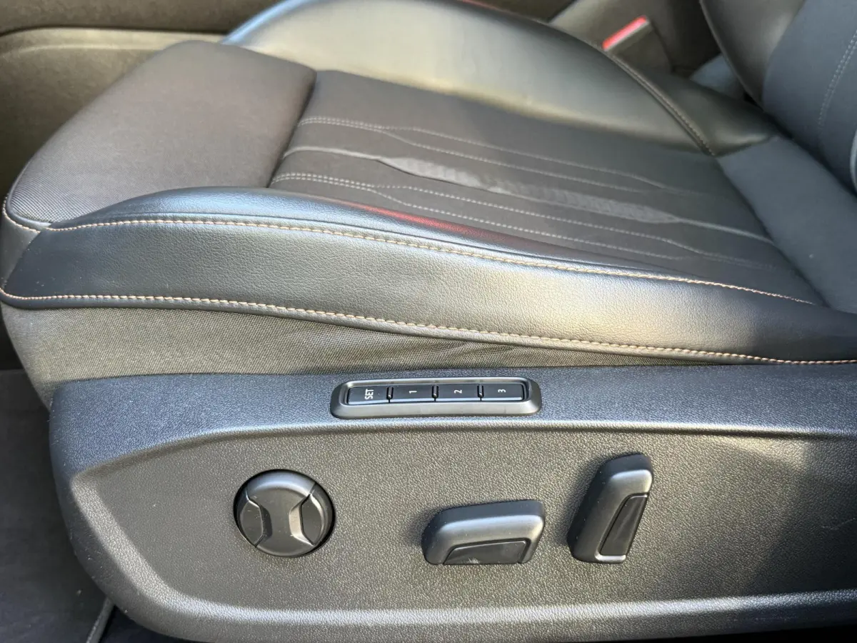 1.4 e-Hybrid VZ Adrenaline | SOH 94,93 % | PDC + Camera | Climate control | Apple CarPlay/ Android Auto | LM Velgen |
