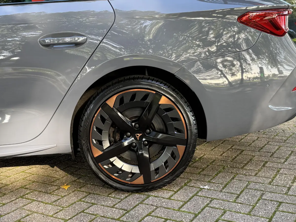 1.4 e-Hybrid VZ Adrenaline | SOH 94,93 % | PDC + Camera | Climate control | Apple CarPlay/ Android Auto | LM Velgen |