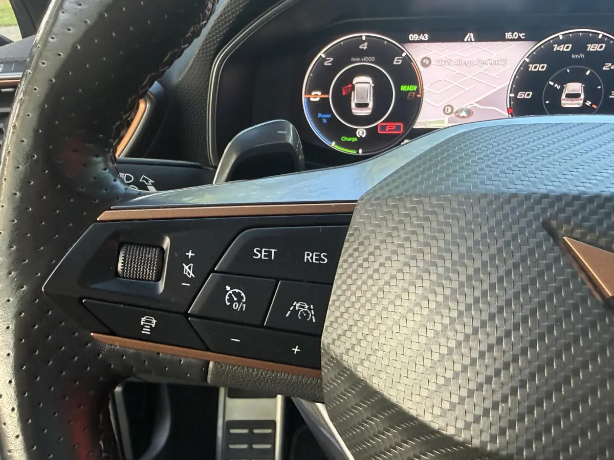 1.4 e-Hybrid VZ Adrenaline | SOH 94,93 % | PDC + Camera | Climate control | Apple CarPlay/ Android Auto | LM Velgen |