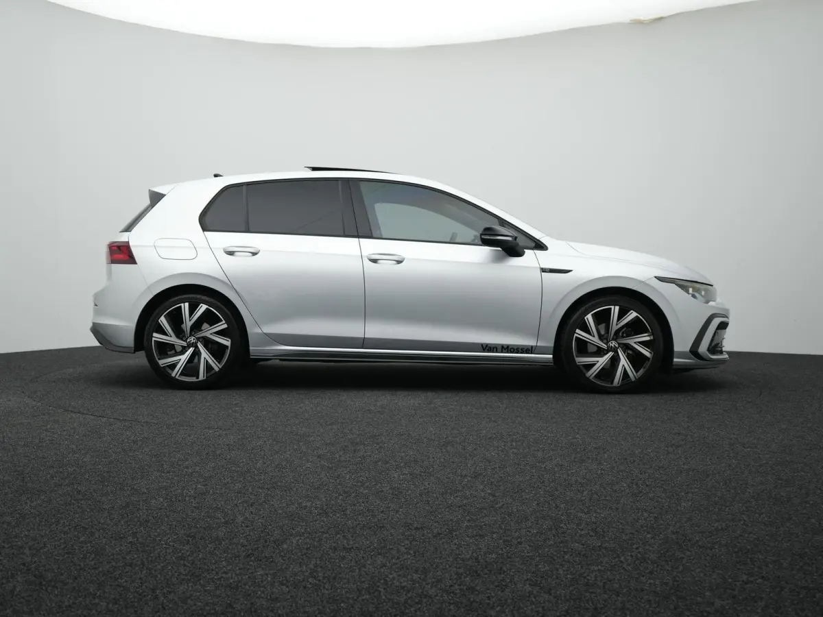 1.5 eTSI R-Line Business | IQ Matrix | Apple Carplay/Android Auto | Panorama dak | Black Style | Sfeerverlichting |