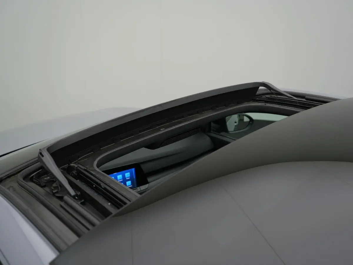 1.5 eTSI R-Line Business | IQ Matrix | Apple Carplay/Android Auto | Panorama dak | Black Style | Sfeerverlichting |