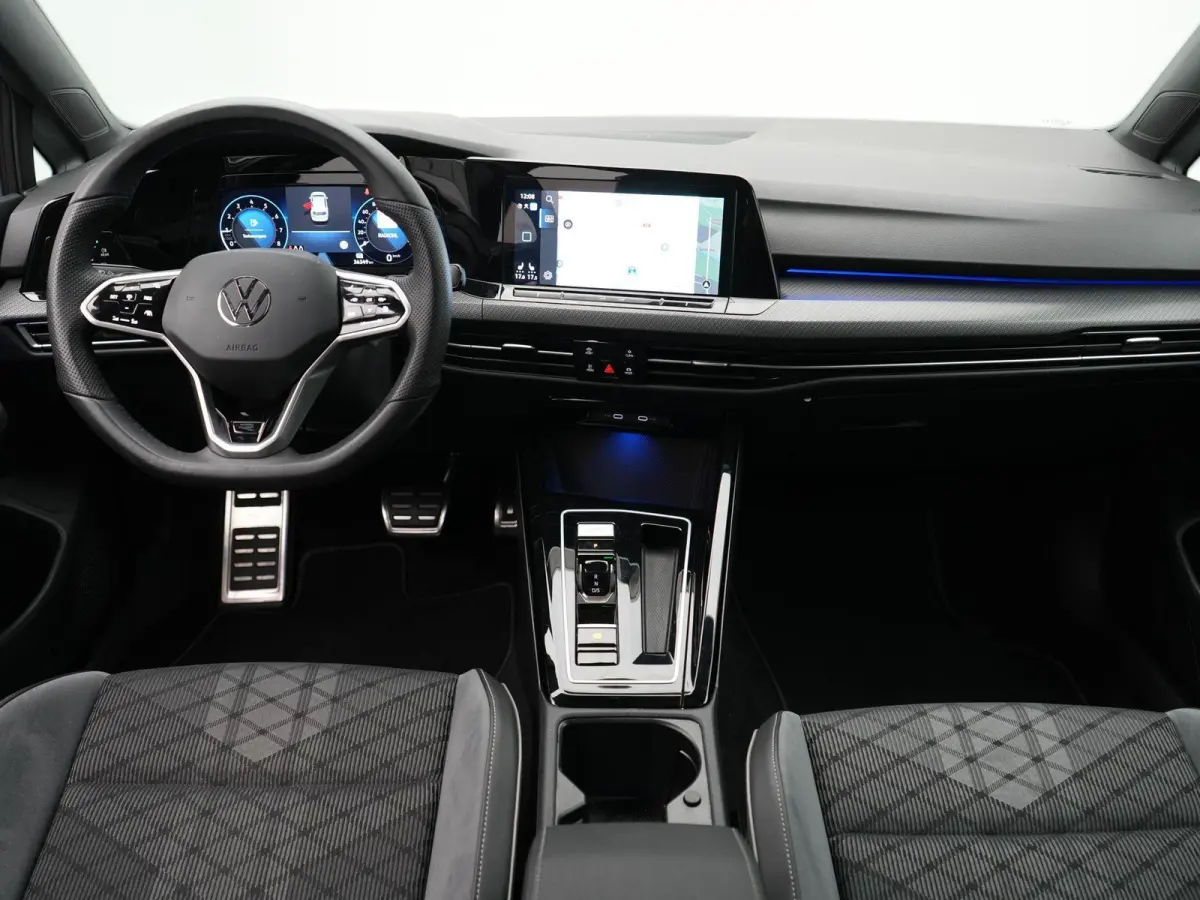 1.5 eTSI R-Line Business | IQ Matrix | Apple Carplay/Android Auto | Panorama dak | Black Style | Sfeerverlichting |