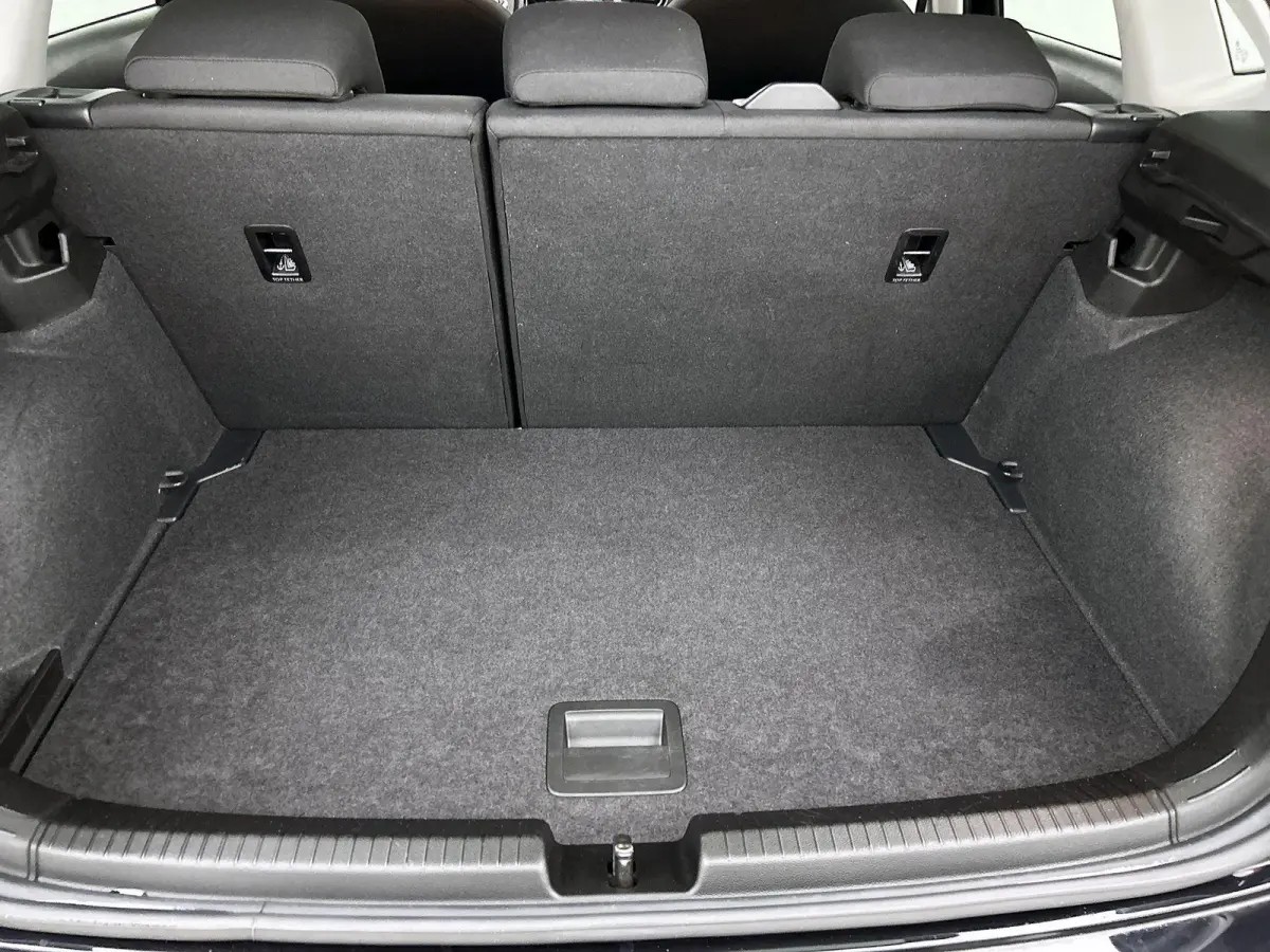 1.0 TSI Life Edition |  ACHTERUITRIJCAMERA | PARKEERSENSOREN | APPLE CARPLAY / ANDROID AUTO |
