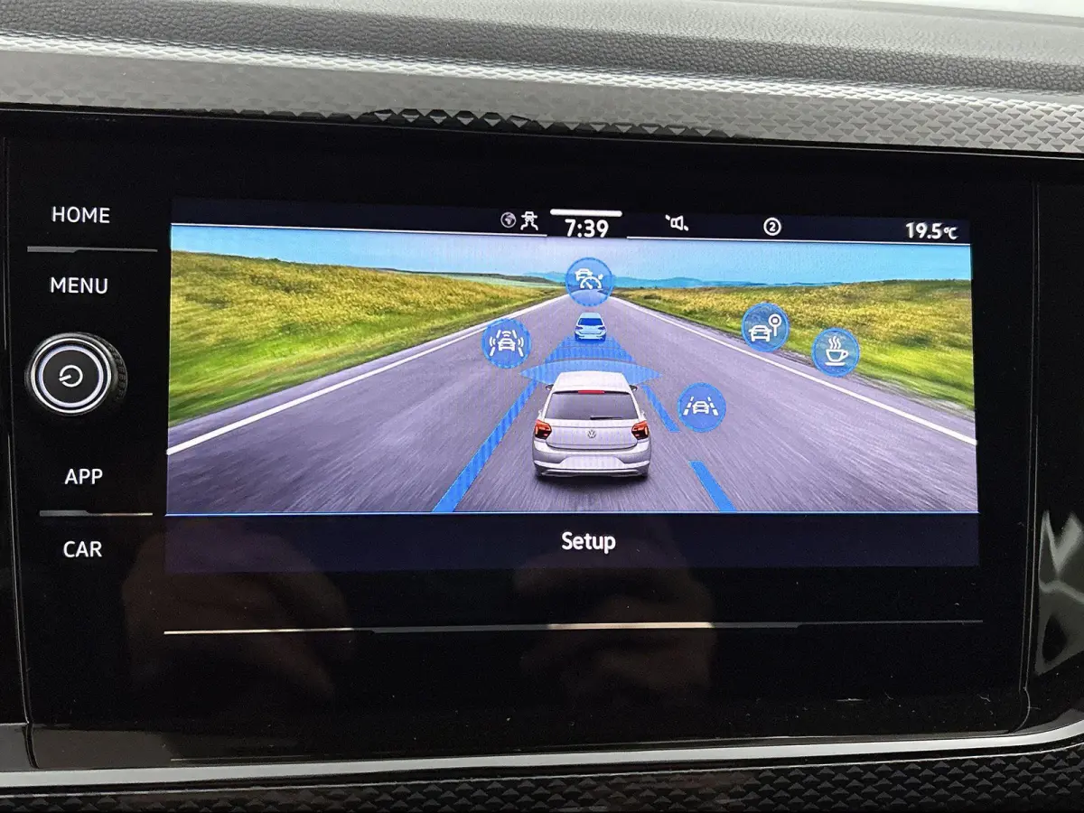 1.0 TSI Life Edition |  ACHTERUITRIJCAMERA | PARKEERSENSOREN | APPLE CARPLAY / ANDROID AUTO |