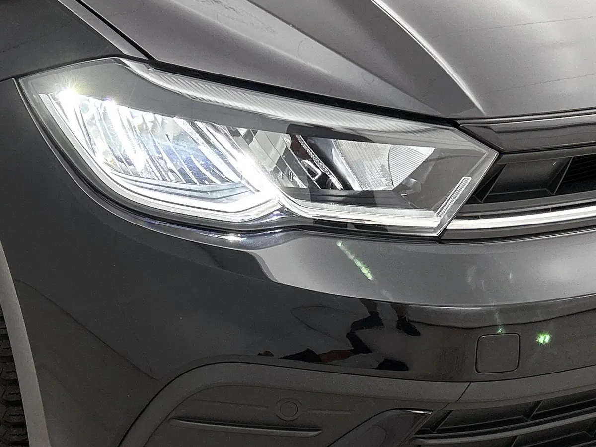 1.0 TSI Life Edition |  ACHTERUITRIJCAMERA | PARKEERSENSOREN | APPLE CARPLAY / ANDROID AUTO |