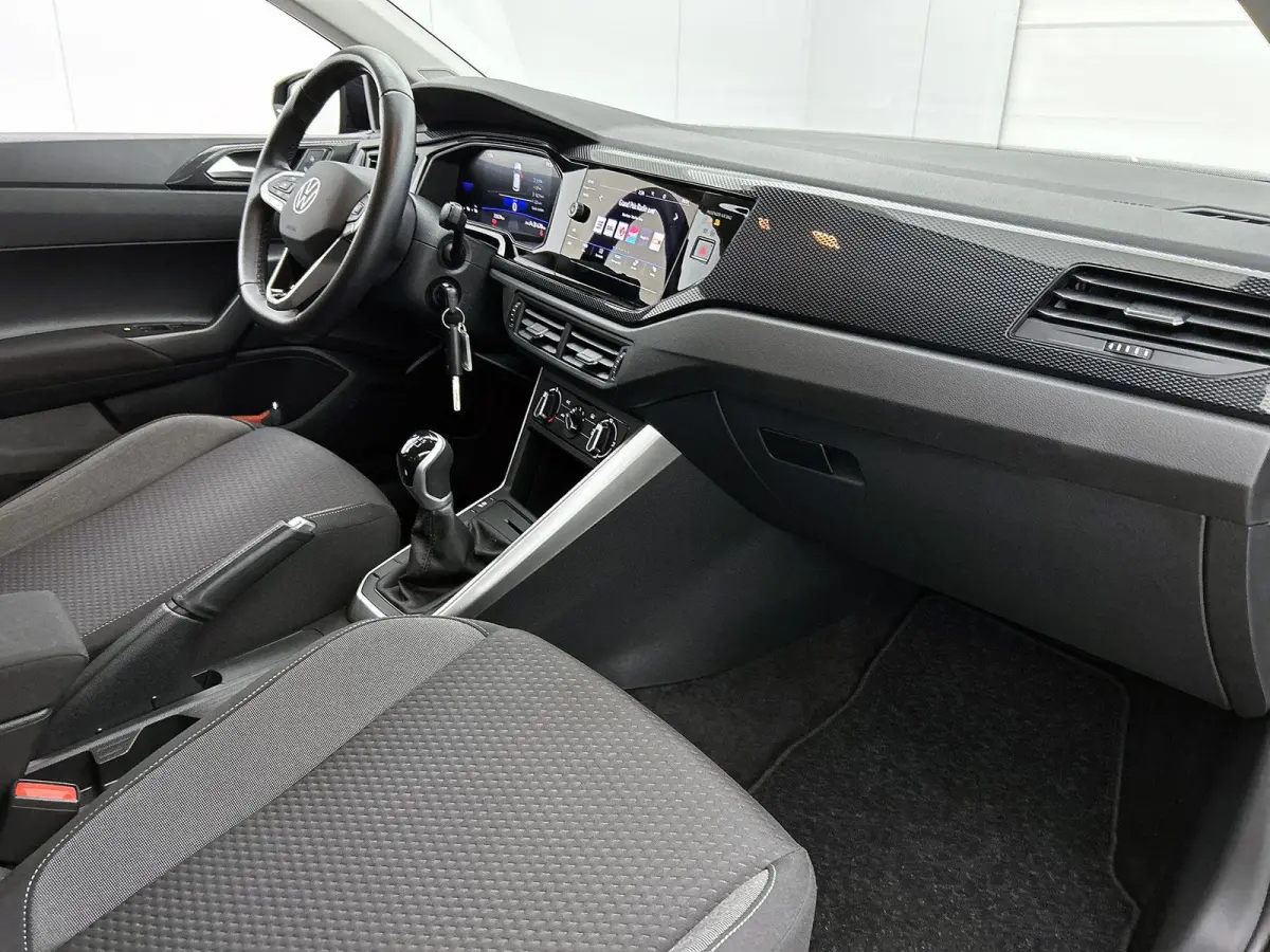 1.0 TSI Life Edition |  ACHTERUITRIJCAMERA | PARKEERSENSOREN | APPLE CARPLAY / ANDROID AUTO |