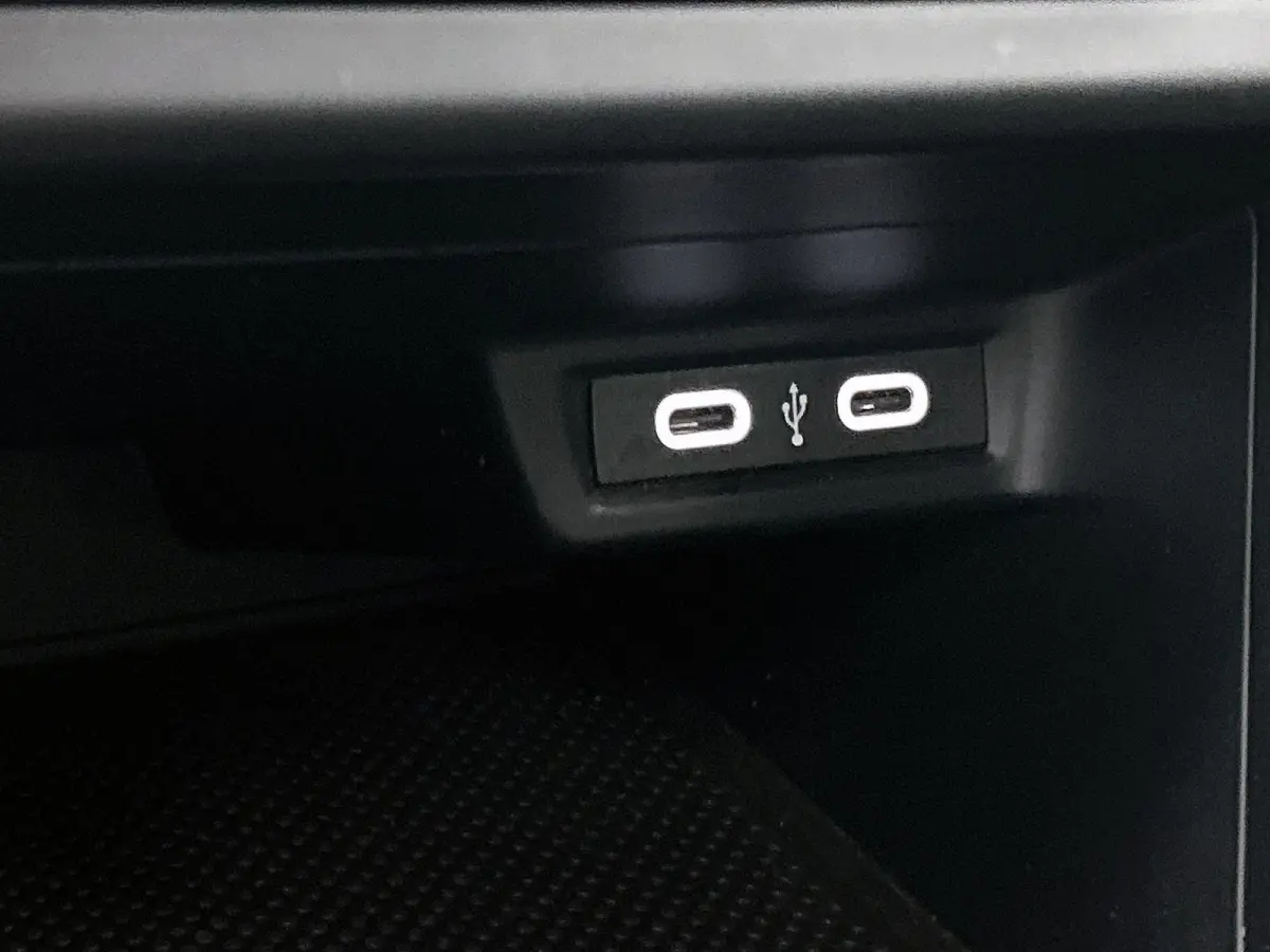 1.0 TSI Life Edition |  ACHTERUITRIJCAMERA | PARKEERSENSOREN | APPLE CARPLAY / ANDROID AUTO |