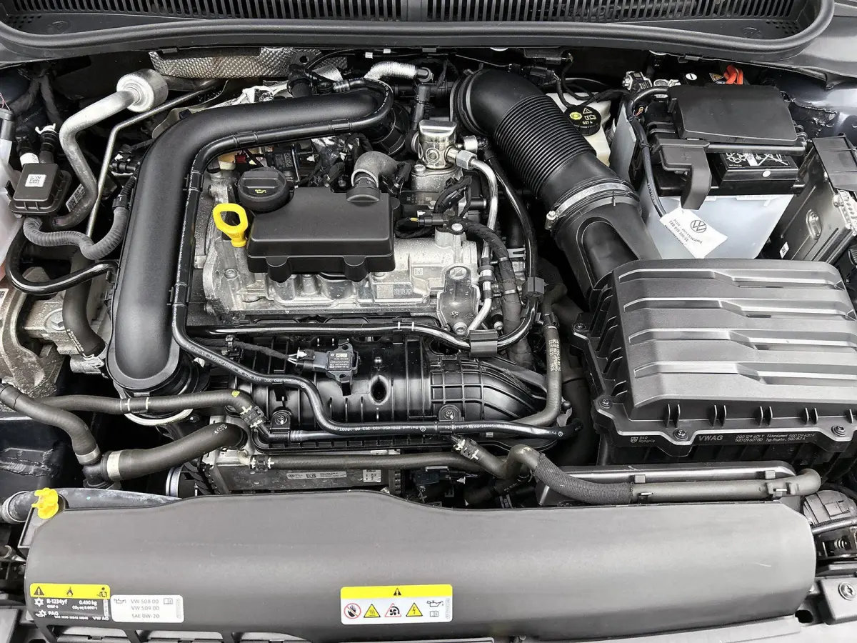 1.0 TSI Life Edition |  ACHTERUITRIJCAMERA | PARKEERSENSOREN | APPLE CARPLAY / ANDROID AUTO |