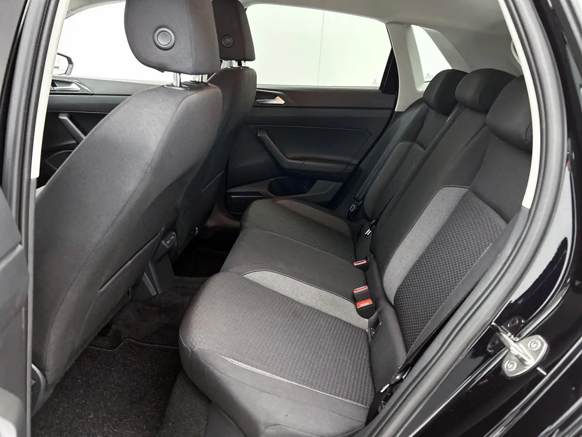 1.0 TSI Life Edition |  ACHTERUITRIJCAMERA | PARKEERSENSOREN | APPLE CARPLAY / ANDROID AUTO |