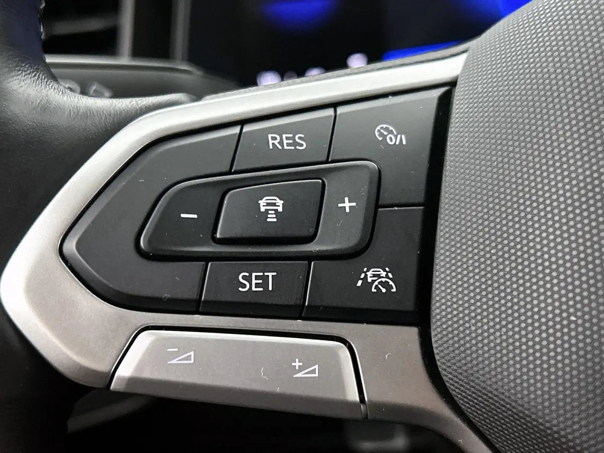 1.0 TSI Life Edition |  ACHTERUITRIJCAMERA | PARKEERSENSOREN | APPLE CARPLAY / ANDROID AUTO |