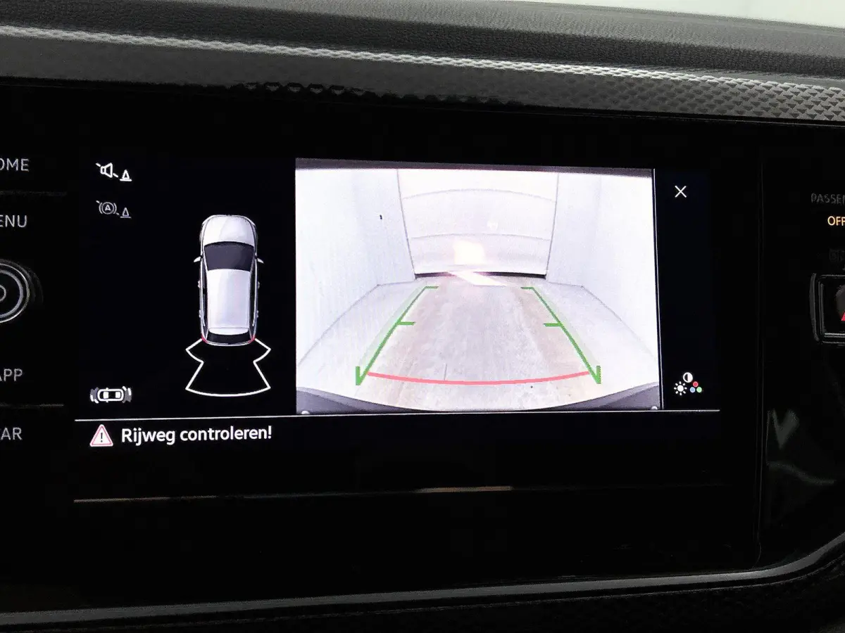 1.0 TSI Life Edition |  ACHTERUITRIJCAMERA | PARKEERSENSOREN | APPLE CARPLAY / ANDROID AUTO |