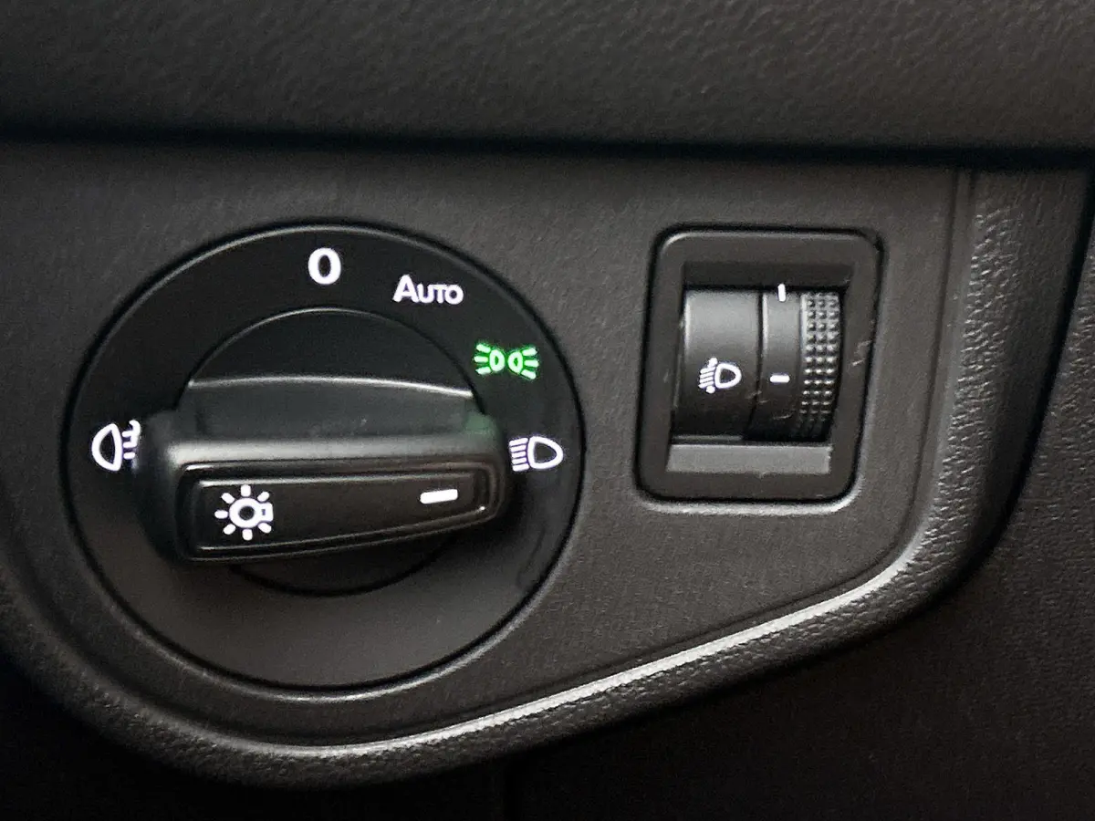 1.0 TSI Life Edition |  ACHTERUITRIJCAMERA | PARKEERSENSOREN | APPLE CARPLAY / ANDROID AUTO |