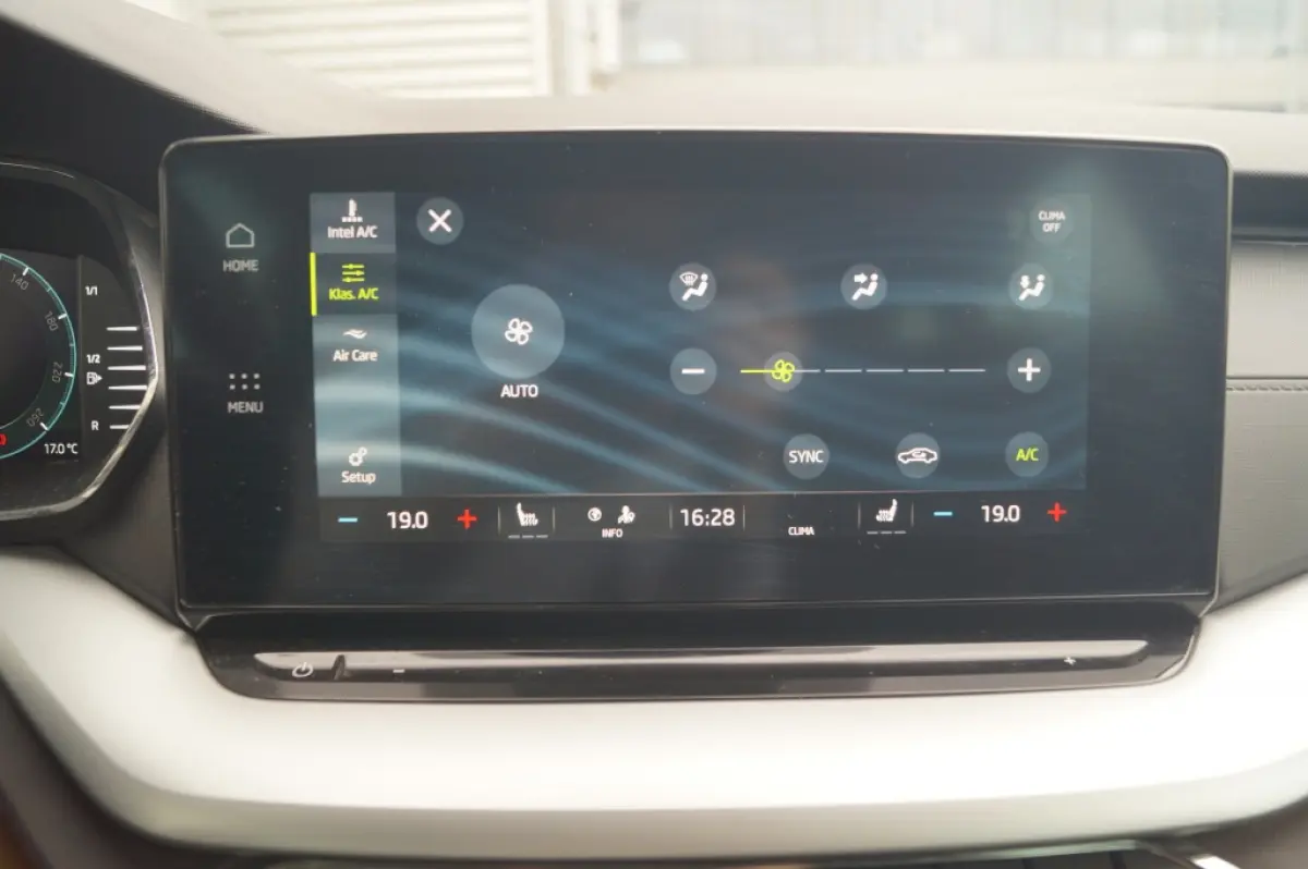 1.0 TSI 110pk Business Edition -NAVI-ECC-TREKHAAK-