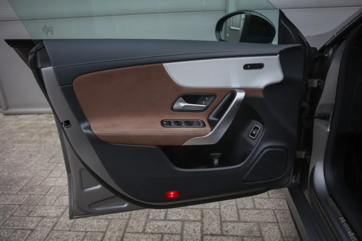 250e AMG | Pano | BTW | Sfeerverlichting |