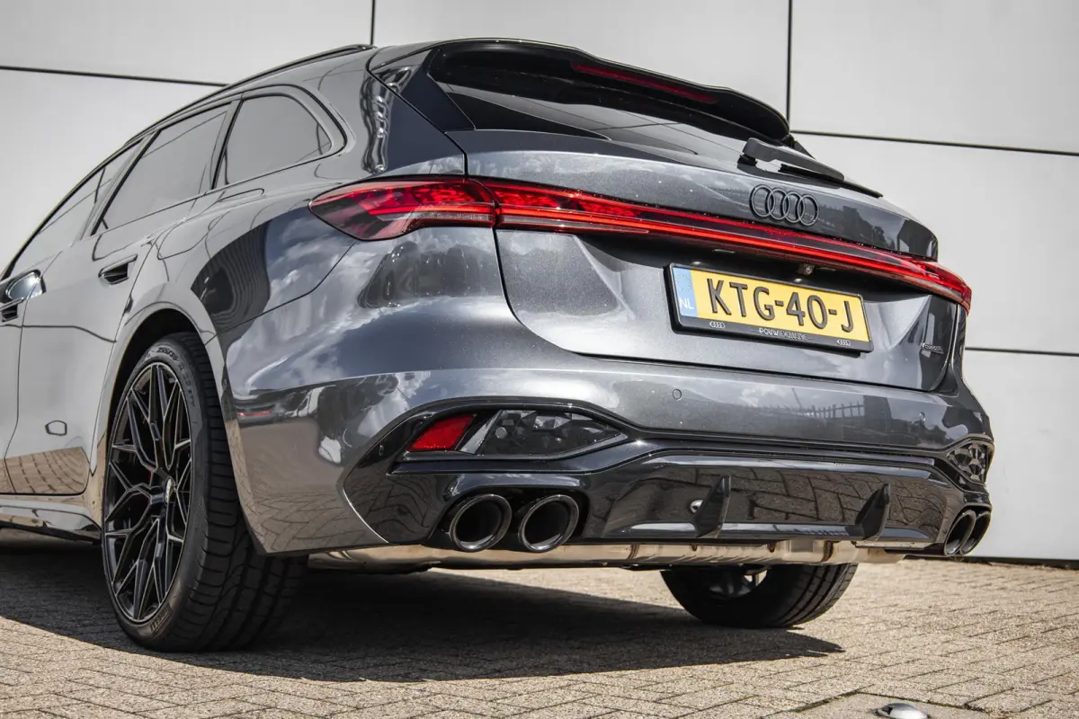 Avant 2.0 367pk quattro S edition Competition | 20" Velgen | Panoramadak | S5 Uitlaat | Trekhaak | Head-up