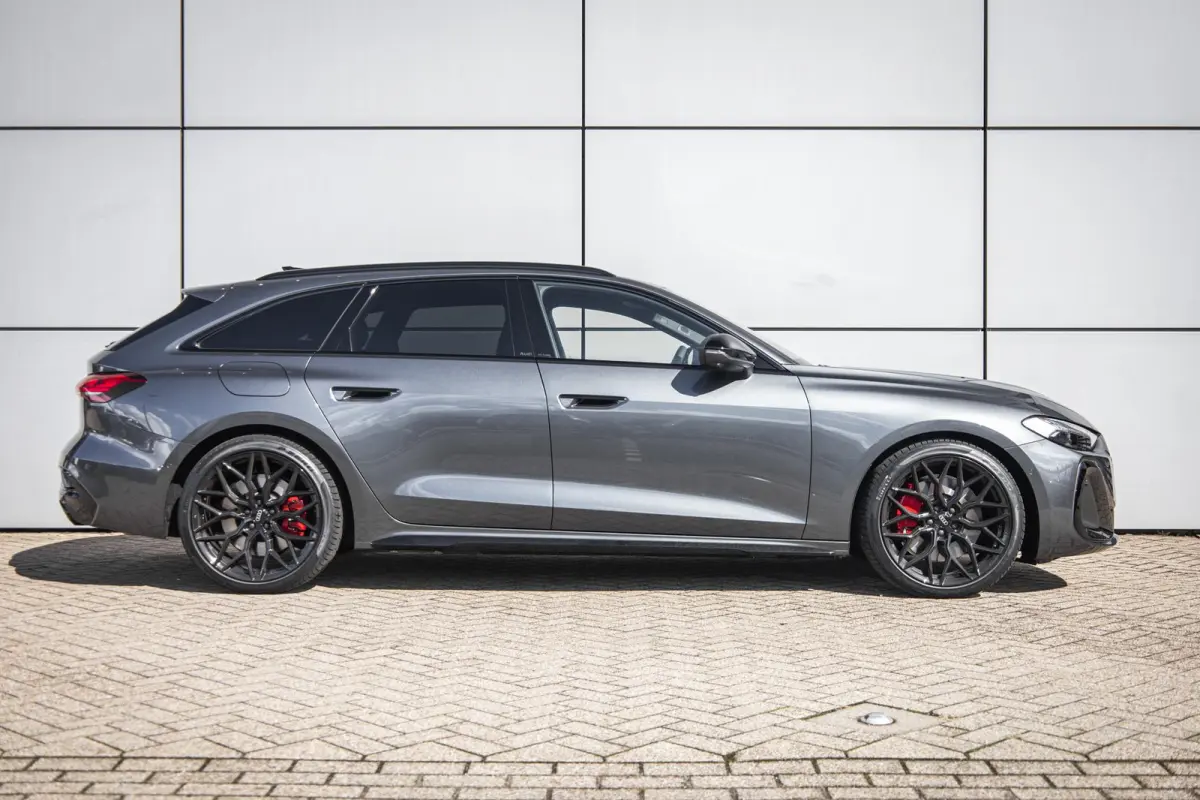 Avant 2.0 367pk quattro S edition Competition | 20" Velgen | Panoramadak | S5 Uitlaat | Trekhaak | Head-up