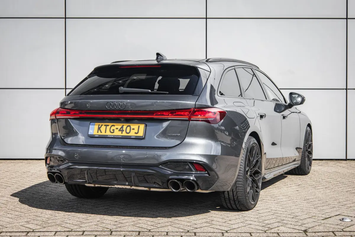 Avant 2.0 367pk quattro S edition Competition | 20" Velgen | Panoramadak | S5 Uitlaat | Trekhaak | Head-up