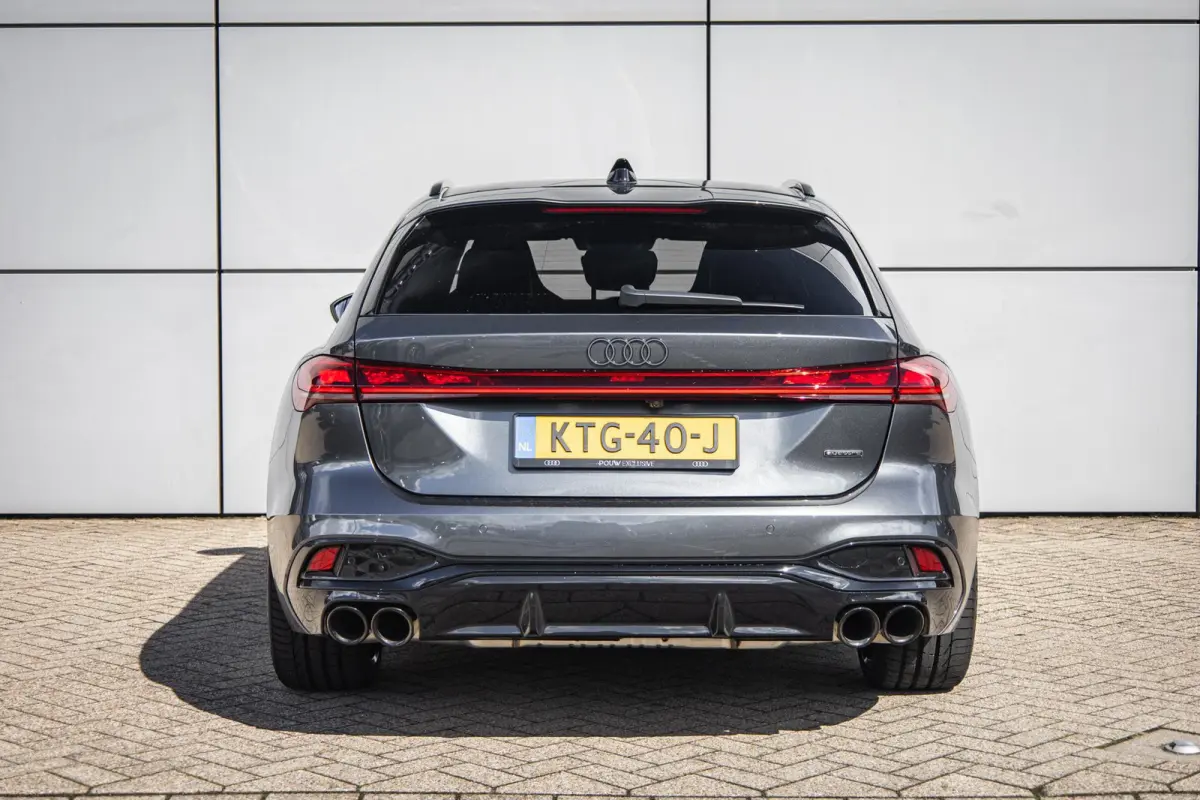 Avant 2.0 367pk quattro S edition Competition | 20" Velgen | Panoramadak | S5 Uitlaat | Trekhaak | Head-up