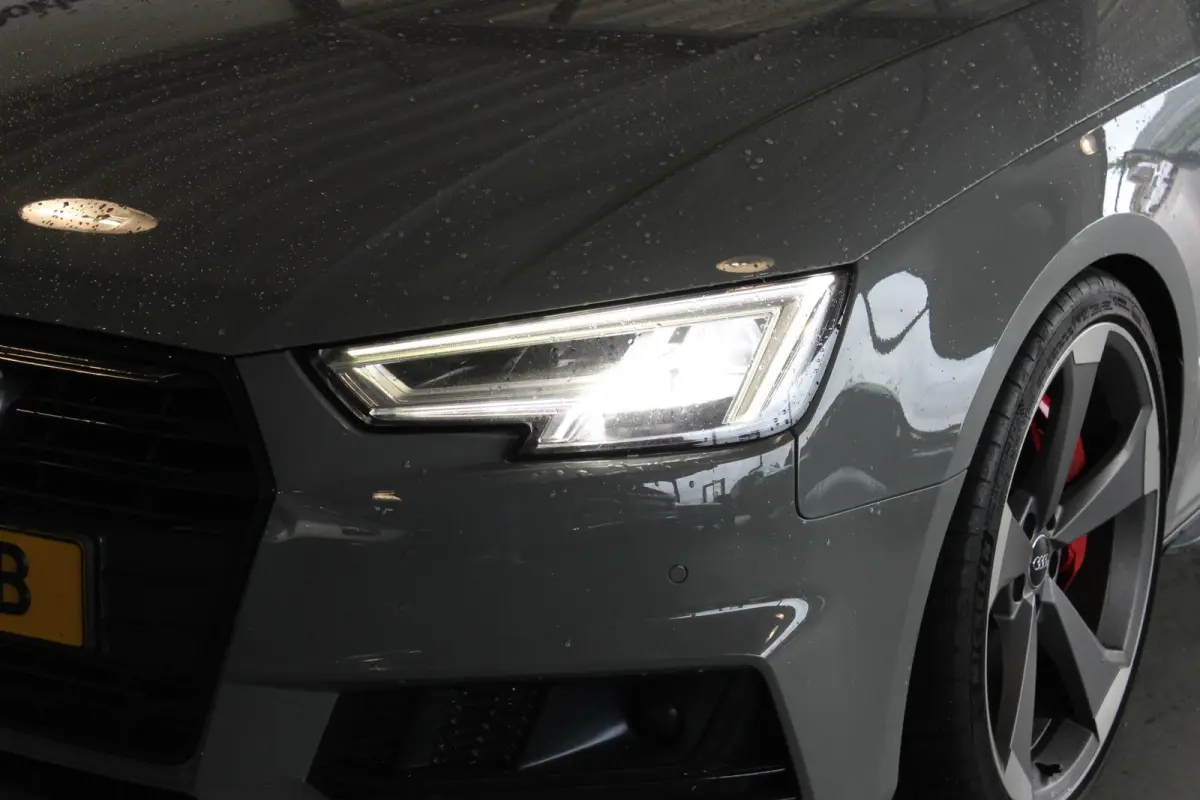 2.0 TFSI MHEV S-Line Black Edition Pano | Standkachel | Keyless | Trekhaak | Virtual Cockpit | RS4 Remmen | Leder | Stoelverw. | Adapt. Cruise | 20" LMV | Camera | PDC V+A