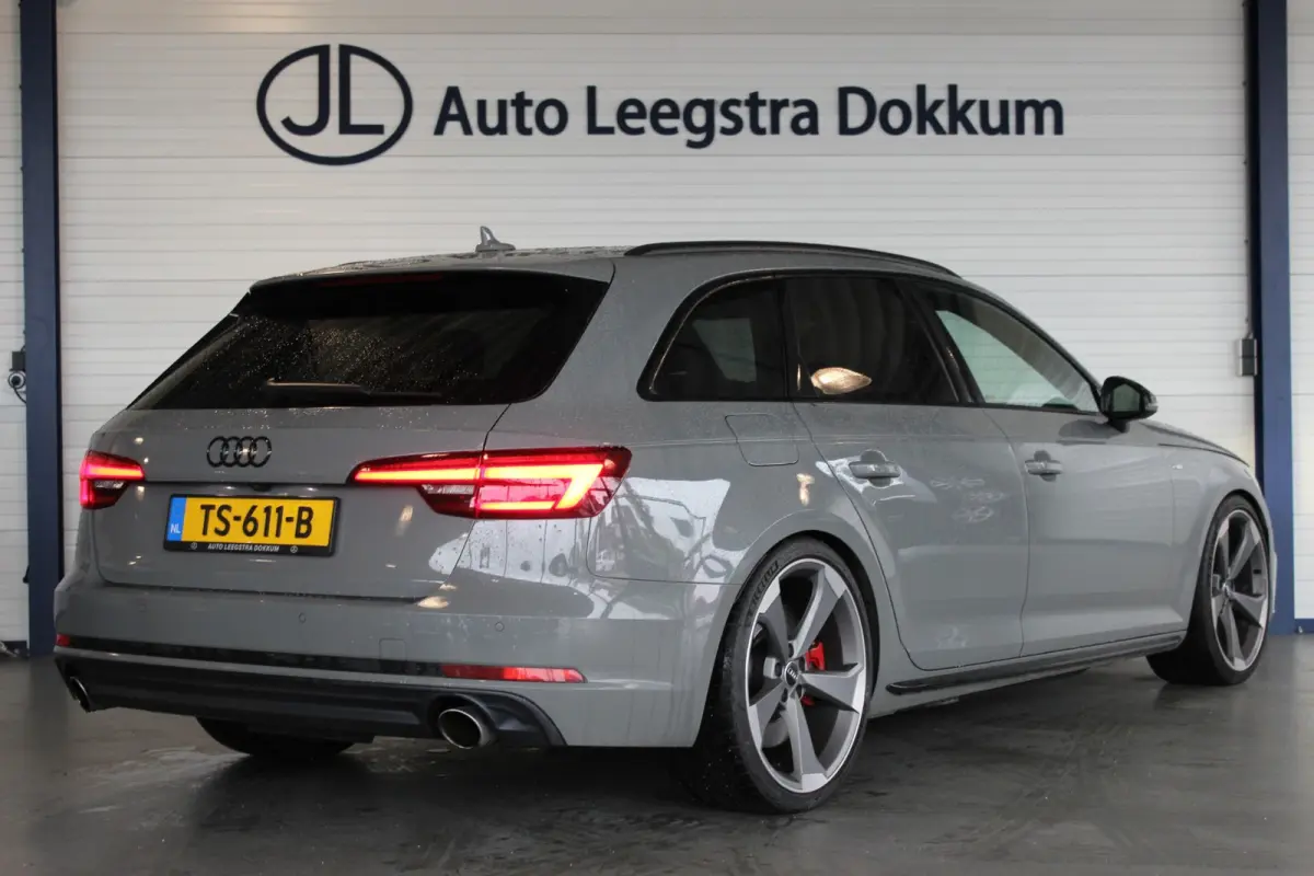 2.0 TFSI MHEV S-Line Black Edition Pano | Standkachel | Keyless | Trekhaak | Virtual Cockpit | RS4 Remmen | Leder | Stoelverw. | Adapt. Cruise | 20" LMV | Camera | PDC V+A