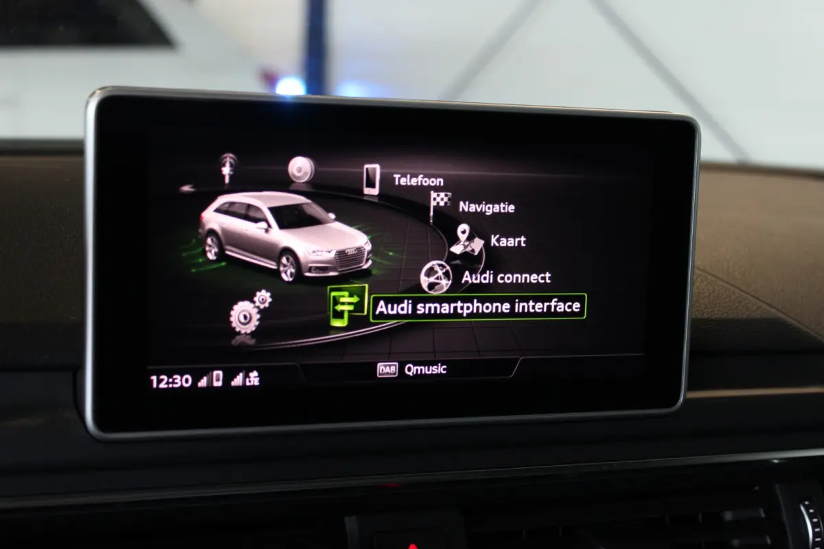 2.0 TFSI MHEV S-Line Black Edition Pano | Standkachel | Keyless | Trekhaak | Virtual Cockpit | RS4 Remmen | Leder | Stoelverw. | Adapt. Cruise | 20" LMV | Camera | PDC V+A
