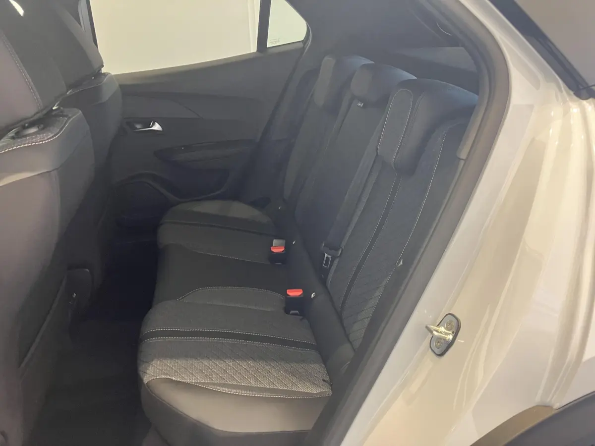 1.2 Hybrid 145 Allure | 21% AKTIE ! | APPLE CARPLAY & ANDROID AUTO | NAVIGATIE | VOL LED |