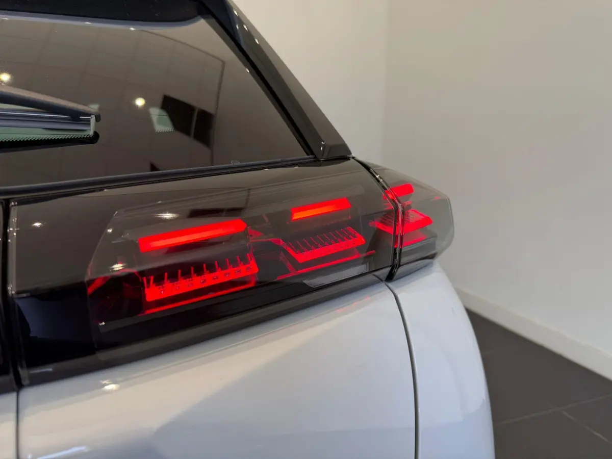 1.2 Hybrid 145 Allure | 21% AKTIE ! | APPLE CARPLAY & ANDROID AUTO | NAVIGATIE | VOL LED |