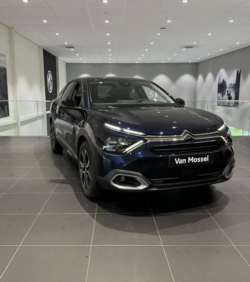 ë-Series 54 kWh | 180 graden camera | Parkeersensoren | Navigatie | Apple/Android Carplay | Massage stoelen |