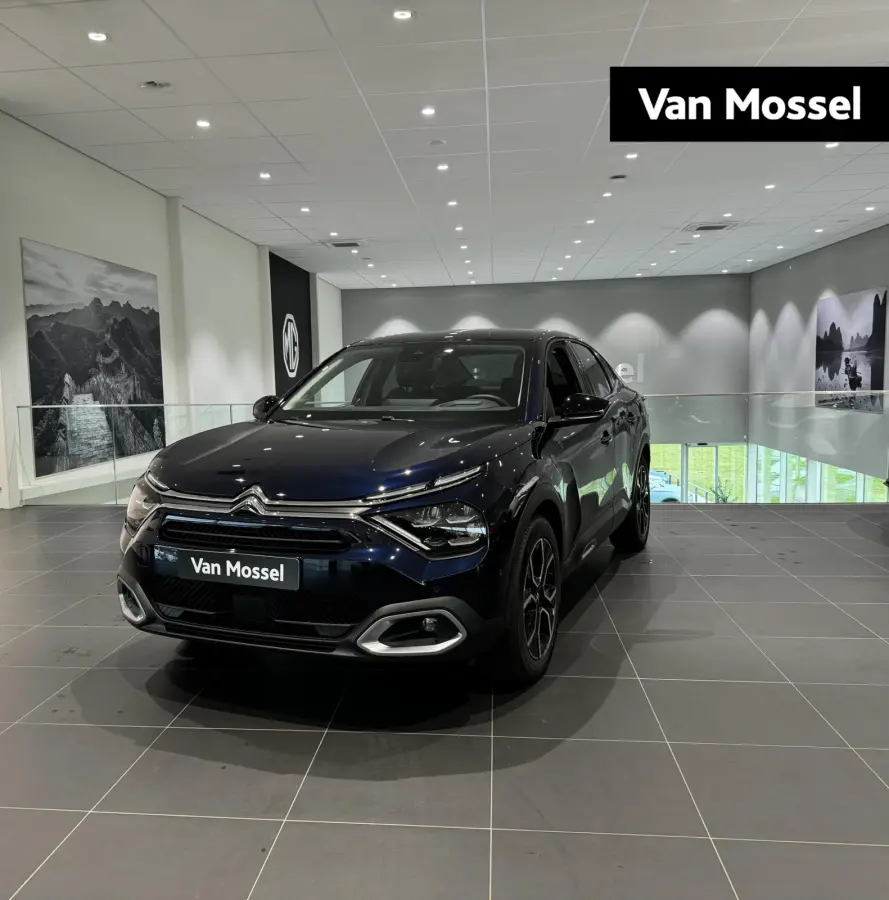 ë-Series 54 kWh | 180 graden camera | Parkeersensoren | Navigatie | Apple/Android Carplay | Massage stoelen |