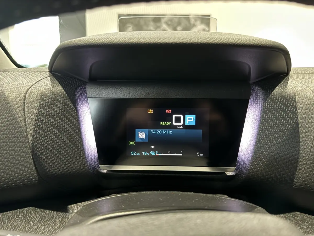 ë-Series 54 kWh | 180 graden camera | Parkeersensoren | Navigatie | Apple/Android Carplay | Massage stoelen |