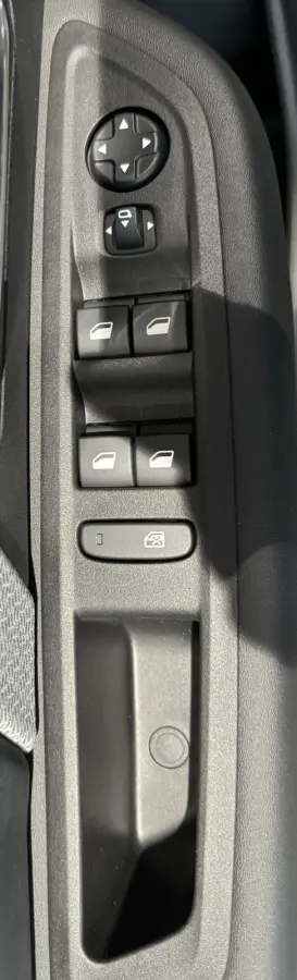 ë-Series 54 kWh | 180 graden camera | Parkeersensoren | Navigatie | Apple/Android Carplay | Massage stoelen |