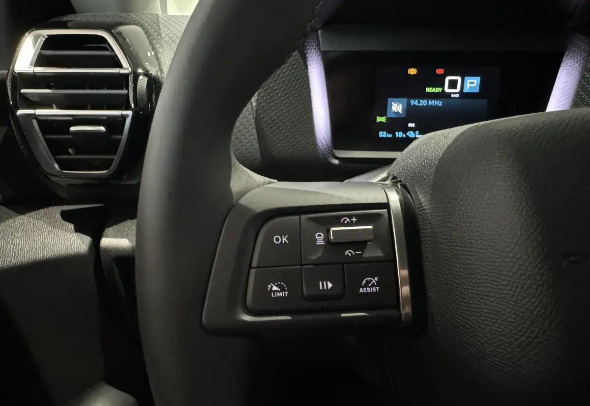 ë-Series 54 kWh | 180 graden camera | Parkeersensoren | Navigatie | Apple/Android Carplay | Massage stoelen |