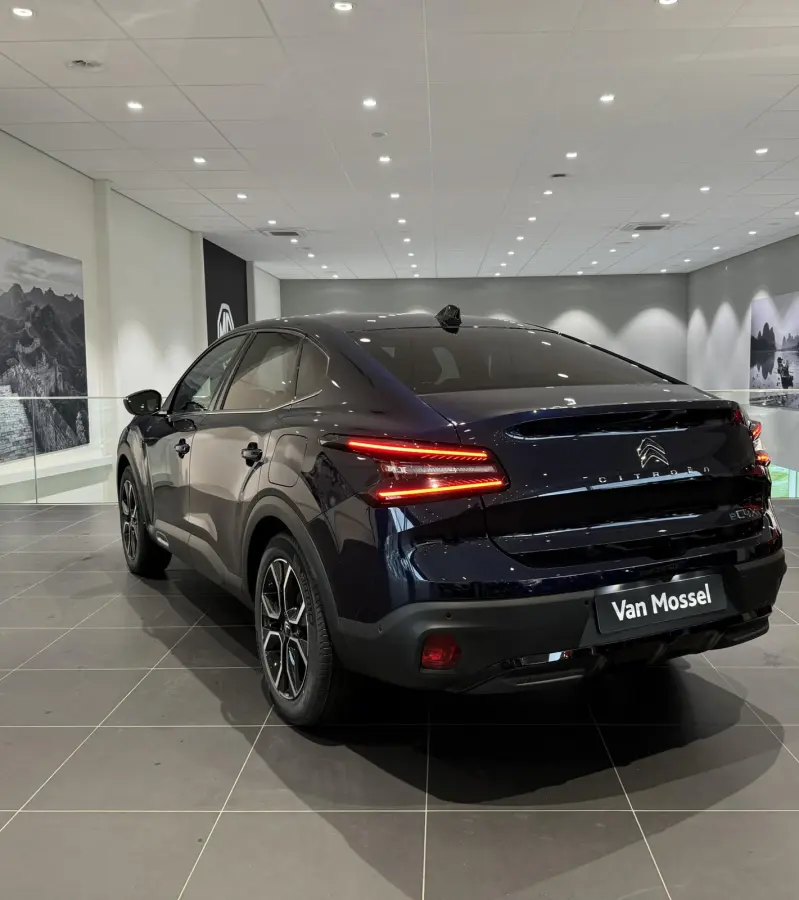 ë-Series 54 kWh | 180 graden camera | Parkeersensoren | Navigatie | Apple/Android Carplay | Massage stoelen |