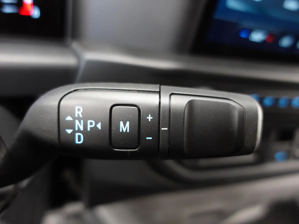 300 2.0 TDCI L2H1 Trend NM Automaat Airco Navigatie Cruise Control Parkeersensoren Camera