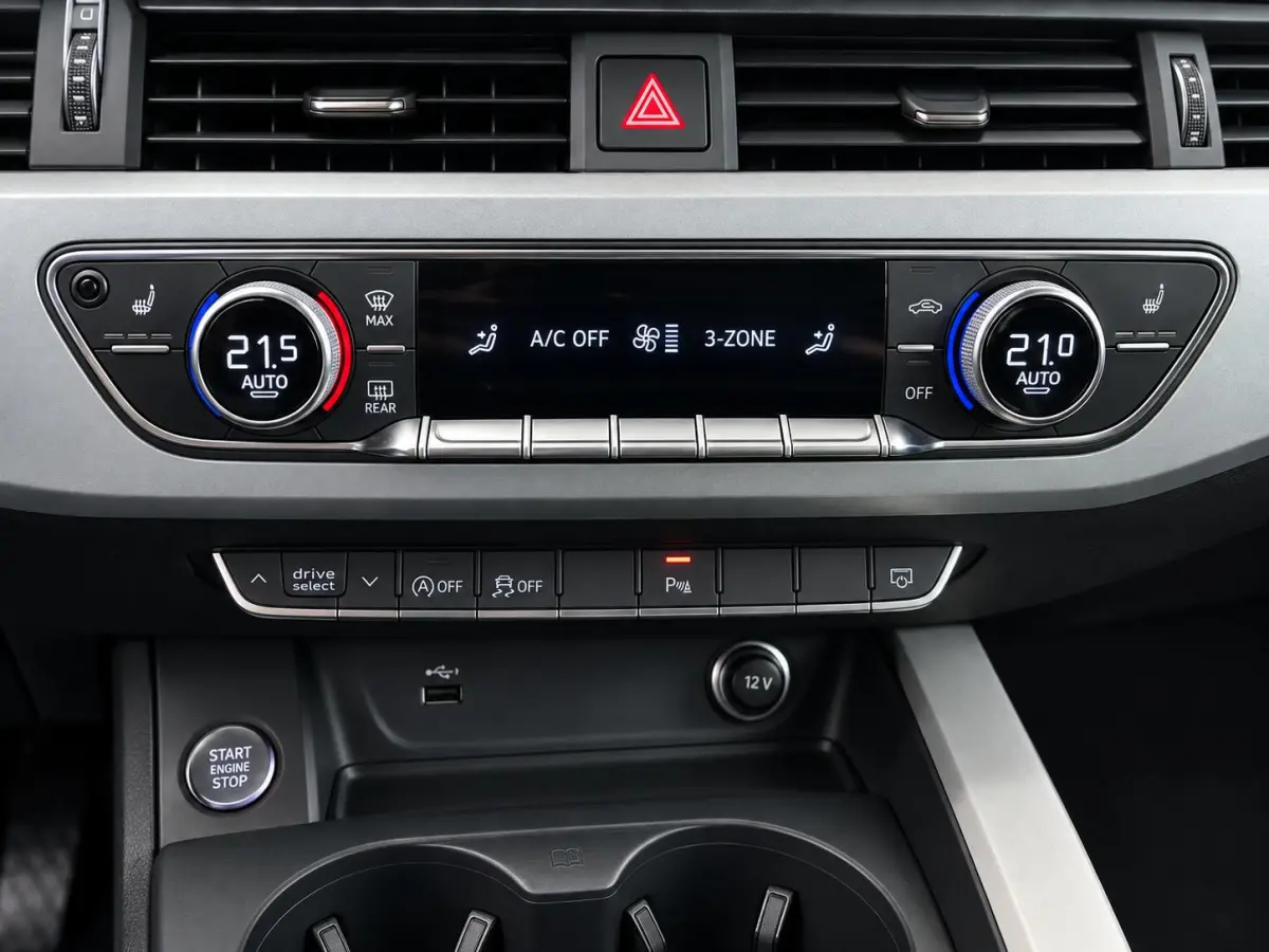 40 TFSI 204pk Pro Line Navigatie Apple CarPlay Android Auto Parkeerhulp  Adaptive Cruise Control Stoelverwamring Full led Leder Elektrisch bedienbare achterklep Climate Control Lichtmetalen 
