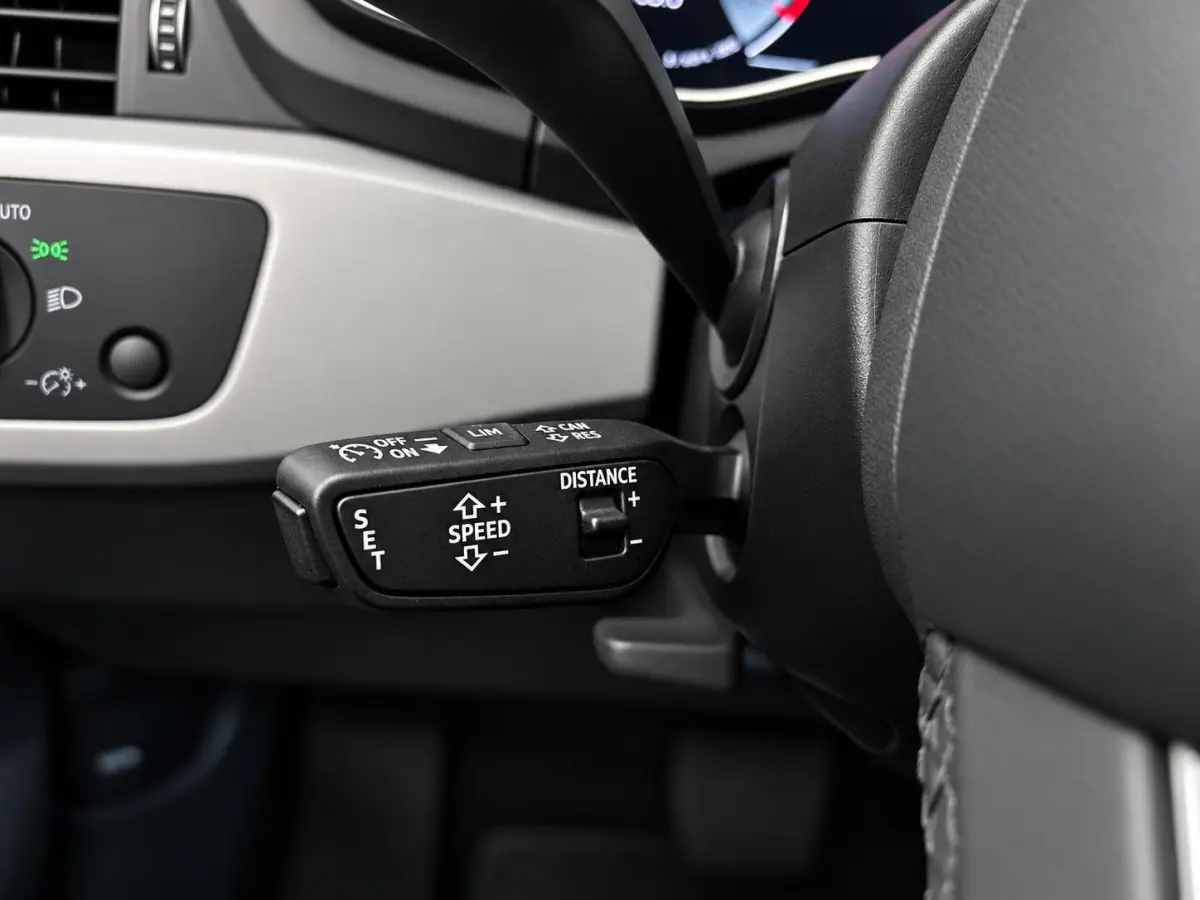 40 TFSI 204pk Pro Line Navigatie Apple CarPlay Android Auto Parkeerhulp  Adaptive Cruise Control Stoelverwamring Full led Leder Elektrisch bedienbare achterklep Climate Control Lichtmetalen 