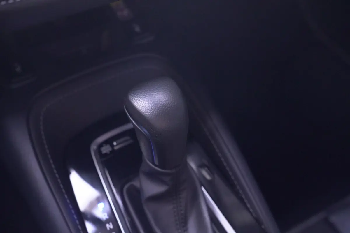 Hybrid 200 Business Plus navigatie camera stoel/stuur-verwarming half-lederen bekleding apple-carplay private-glas lane-assist groot-licht assist stuurbediening