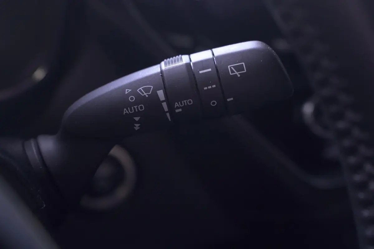 Hybrid 200 Business Plus navigatie camera stoel/stuur-verwarming half-lederen bekleding apple-carplay private-glas lane-assist groot-licht assist stuurbediening