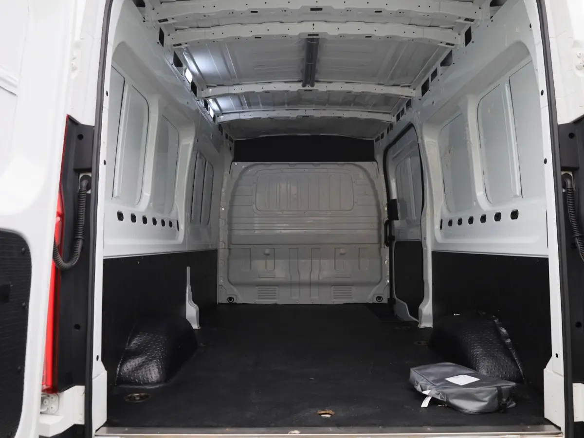 L3H3 Business 72 kWh | Airco | Stoelverwarming | Apple/Android Carplay | DAB+ | Multifunctioneel Stuurwiel | Cruise Control | Achteruitrijcamera | Parkeersensoren Voor + Achter |