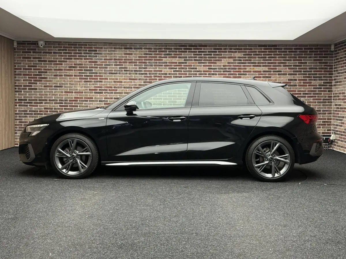 30 1.0TFSI 110PK S-line Stoelverwarming | Adaptieve cruise | Parkeersensoren | Apple Carplay/Android Auto