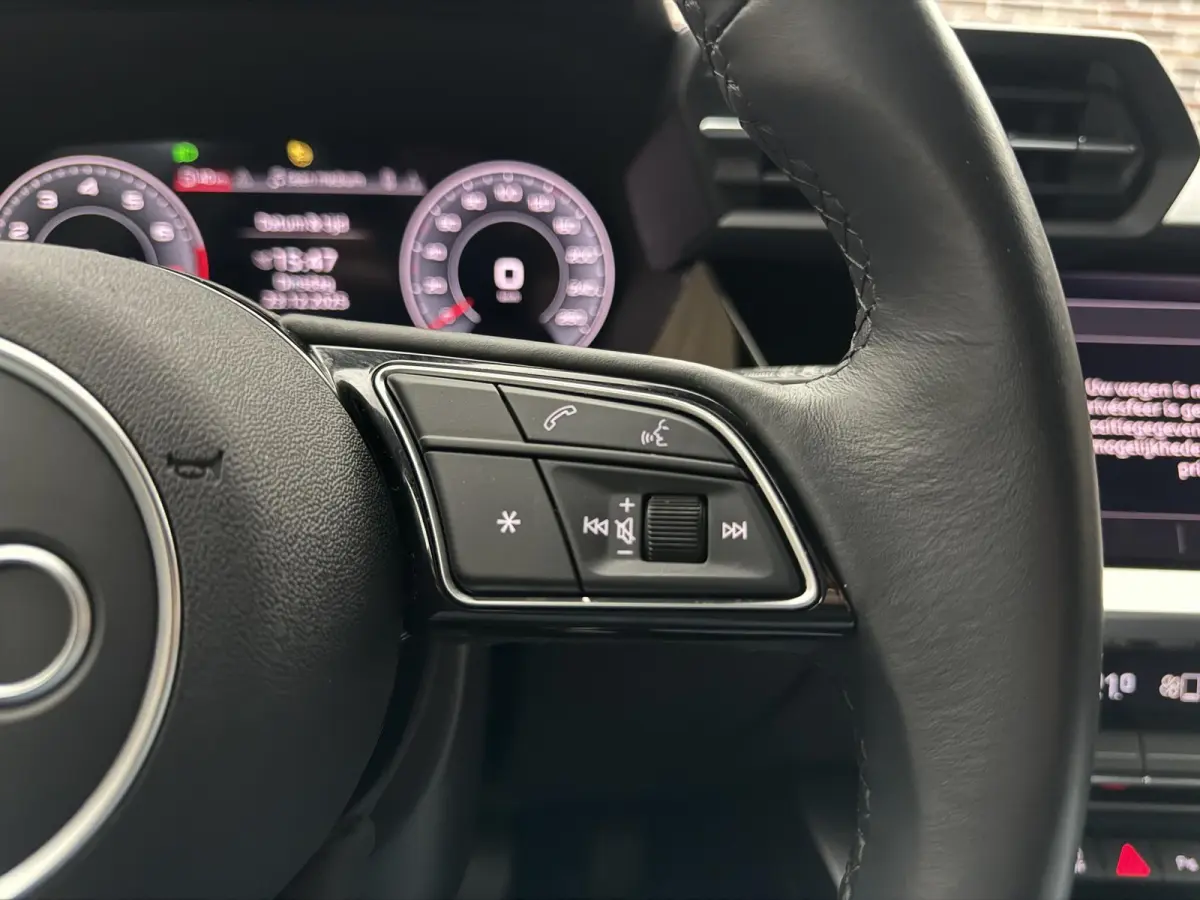 30 1.0TFSI 110PK S-line Stoelverwarming | Adaptieve cruise | Parkeersensoren | Apple Carplay/Android Auto