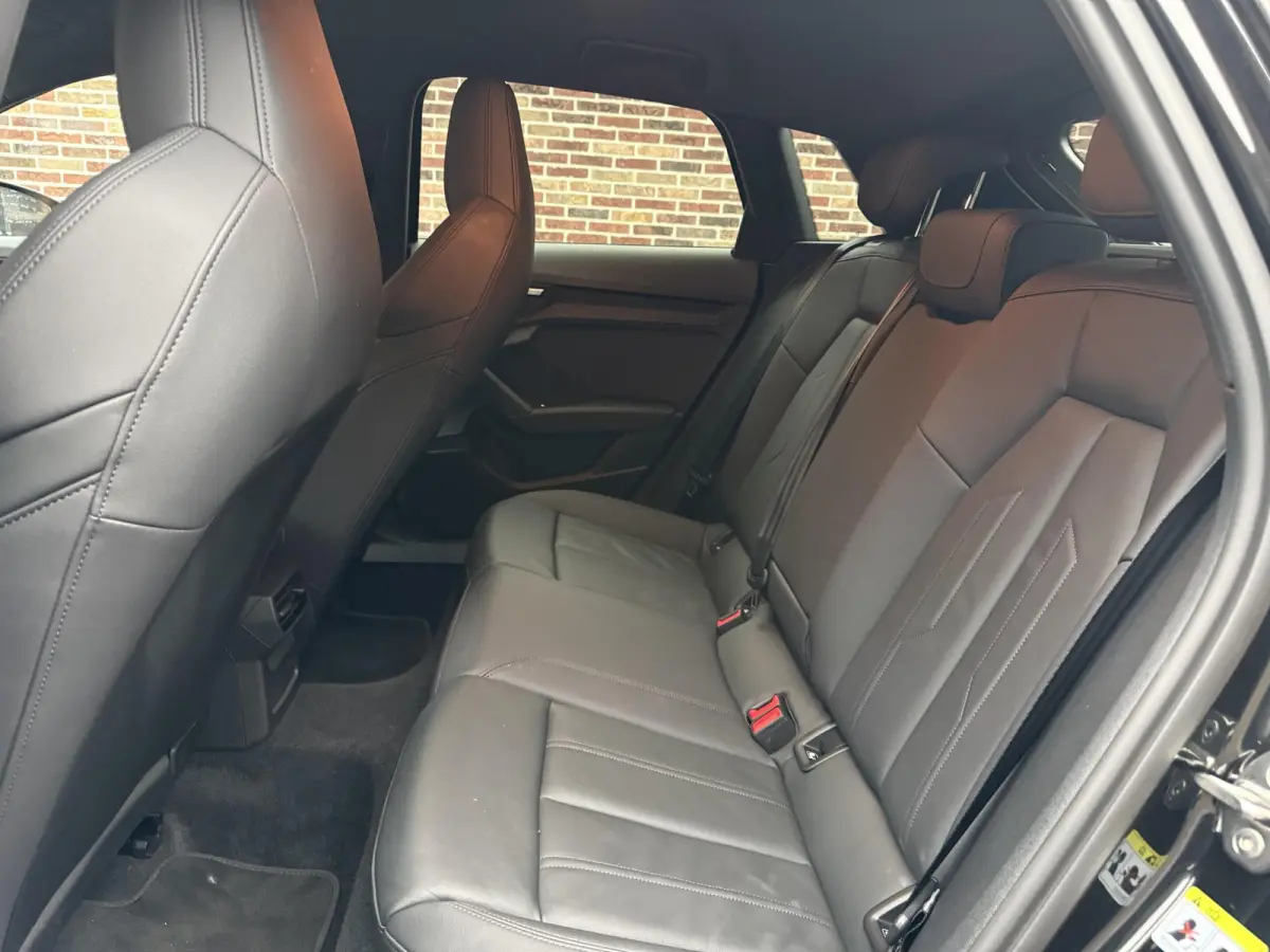 30 1.0TFSI 110PK S-line Stoelverwarming | Adaptieve cruise | Parkeersensoren | Apple Carplay/Android Auto
