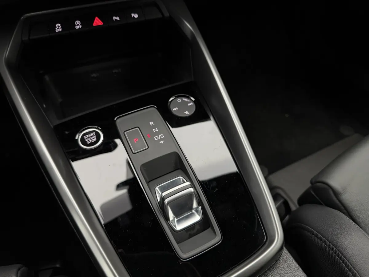 30 1.0TFSI 110PK S-line Stoelverwarming | Adaptieve cruise | Parkeersensoren | Apple Carplay/Android Auto