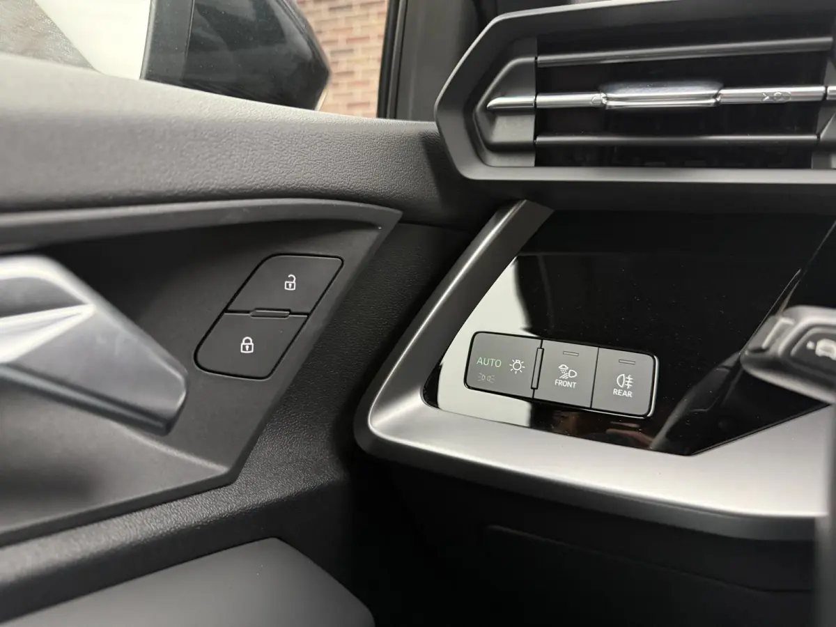 30 1.0TFSI 110PK S-line Stoelverwarming | Adaptieve cruise | Parkeersensoren | Apple Carplay/Android Auto