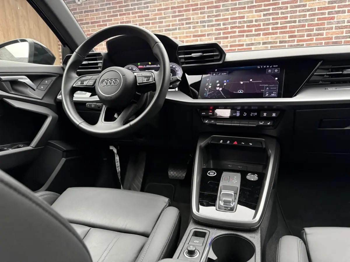 30 1.0TFSI 110PK S-line Stoelverwarming | Adaptieve cruise | Parkeersensoren | Apple Carplay/Android Auto